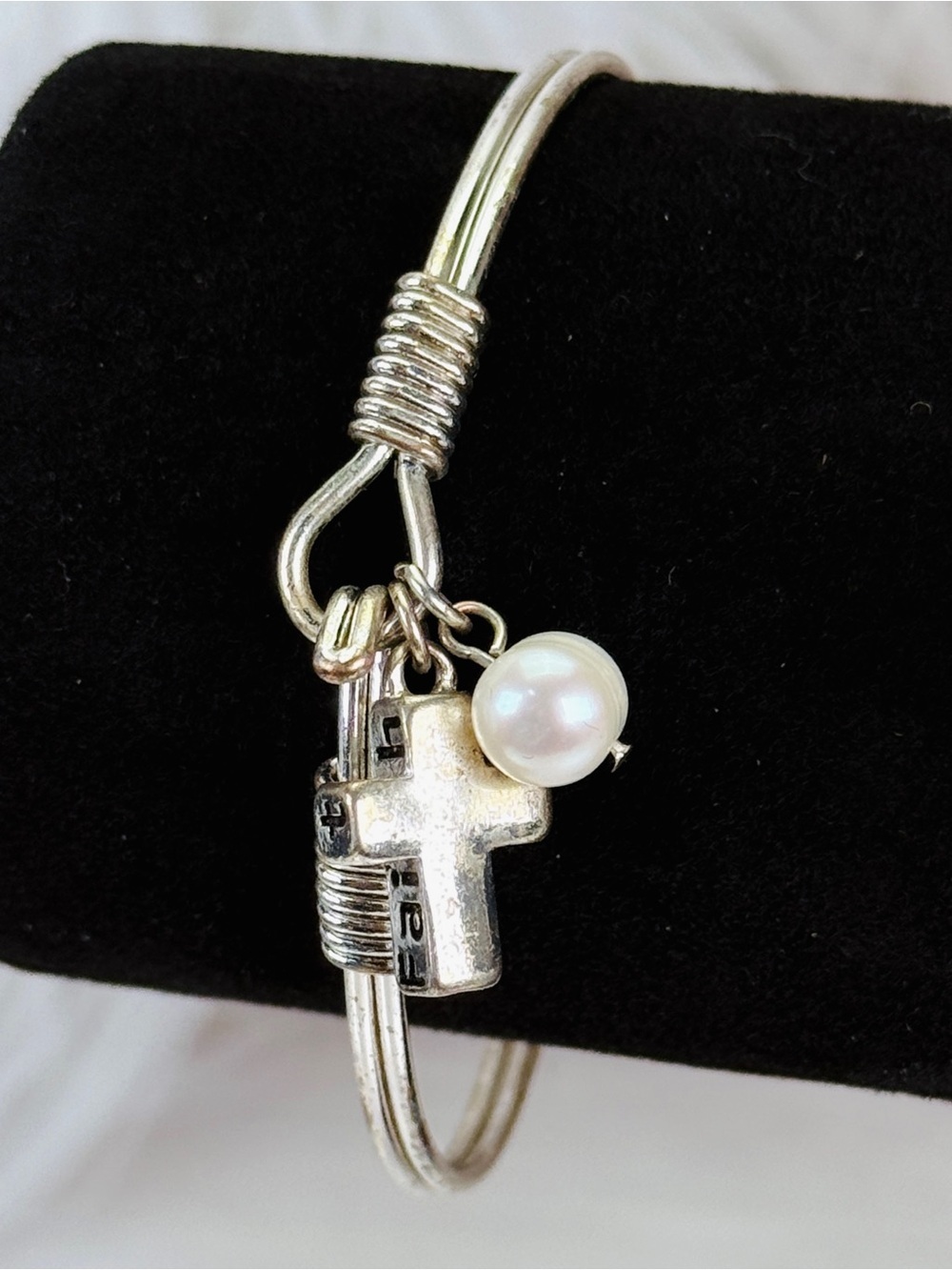 Vintage Silvertone Faith, cross charm faux pearl bracelet